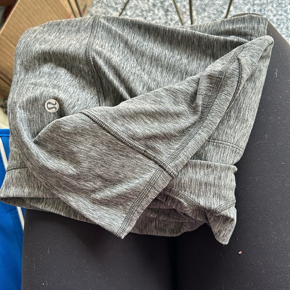 Lululemon size 4